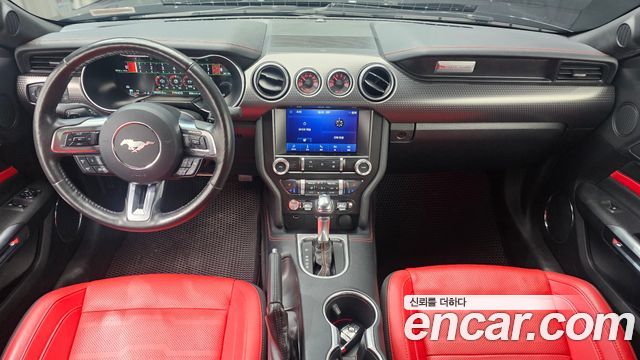 Ford Mustang 2022 — photo 7