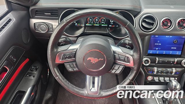 Ford Mustang 2022 — photo 13