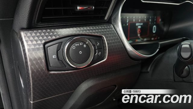 Ford Mustang 2022 — photo 18