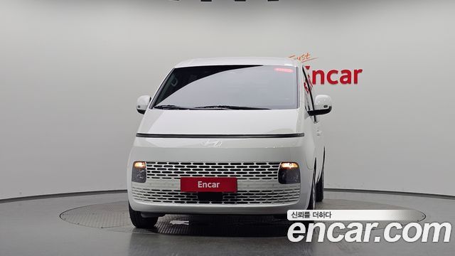 Hyundai Staria 2025 — photo 3