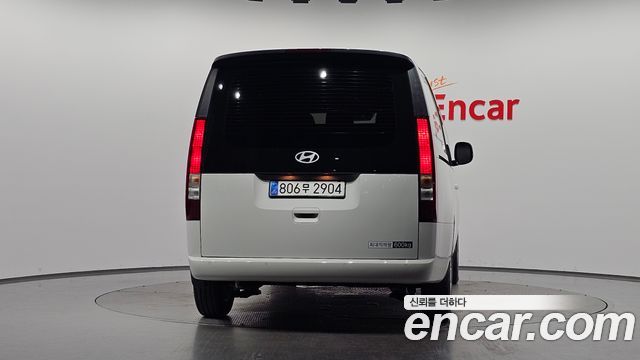 Hyundai Staria 2025 — photo 4