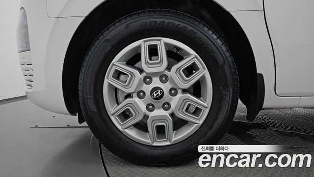 Hyundai Staria 2025 — photo 5