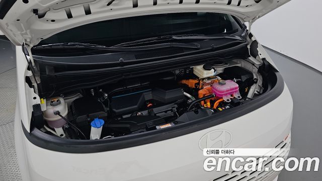 Hyundai Staria 2025 — photo 6