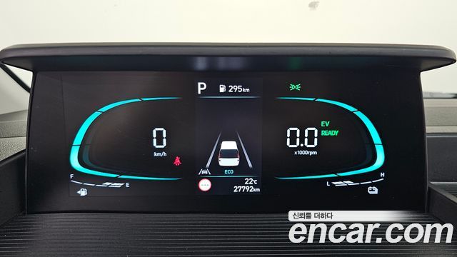 Hyundai Staria 2025 — photo 11