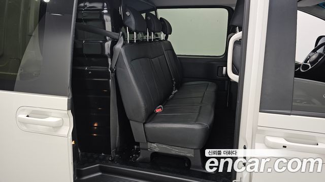 Hyundai Staria 2025 — photo 18