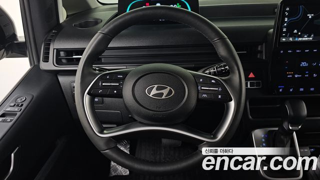 Hyundai Staria 2025 — photo 19