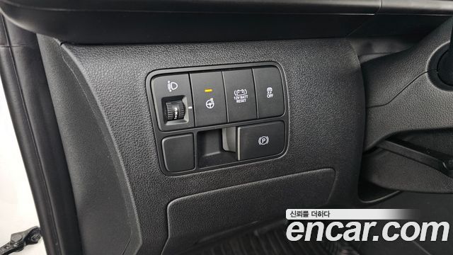 Hyundai Staria 2025 — photo 24