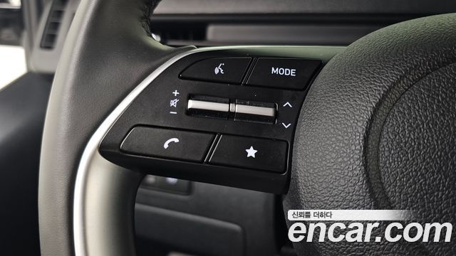 Hyundai Staria 2025 — photo 28