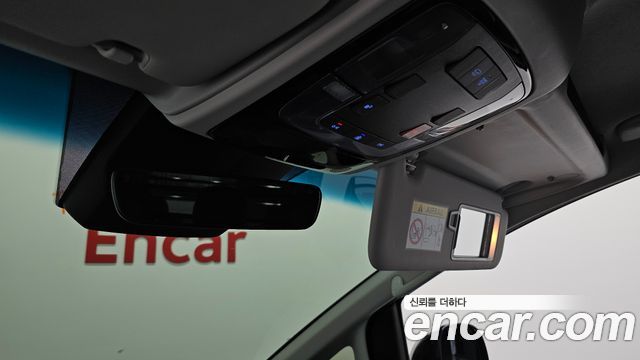Hyundai Staria 2025 — photo 31