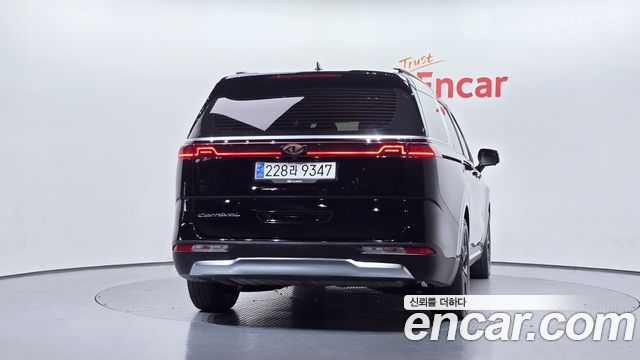 Kia Canival 2021 — photo 4
