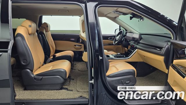 Kia Canival 2021 — photo 17
