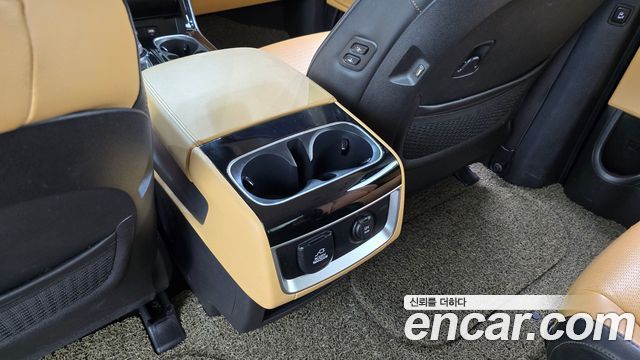 Kia Canival 2021 — photo 26