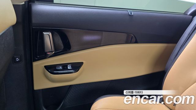Kia Canival 2021 — photo 15