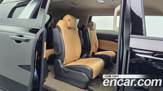 Kia Canival 2021 — photo 16