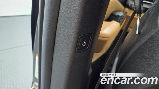 Kia Canival 2021 — photo 31