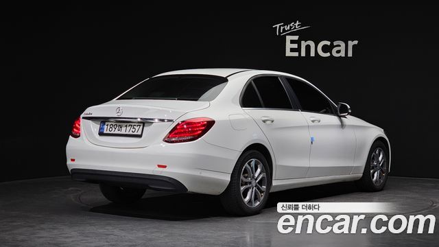 Mercedes-Benz C-Class 2018 — photo 2