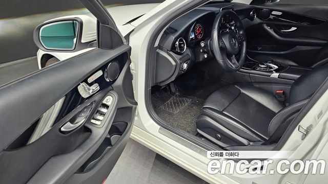 Mercedes-Benz C-Class 2018 — photo 10