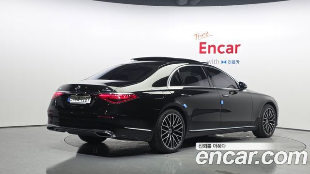 Mercedes-Benz S-Class 2023 — photo 2