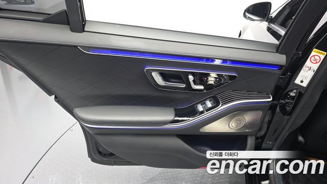 Mercedes-Benz S-Class 2023 — photo 15
