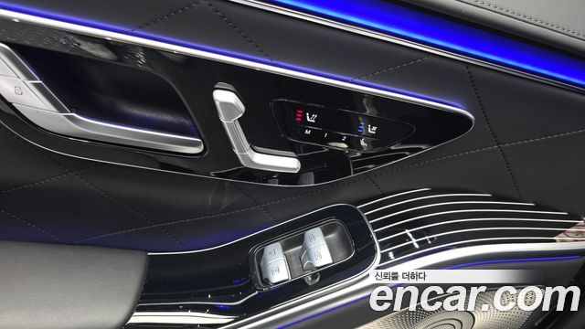 Mercedes-Benz S-Class 2023 — photo 28
