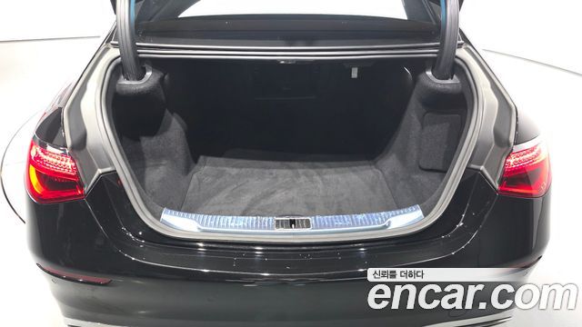 Mercedes-Benz S-Class 2023 — photo 33