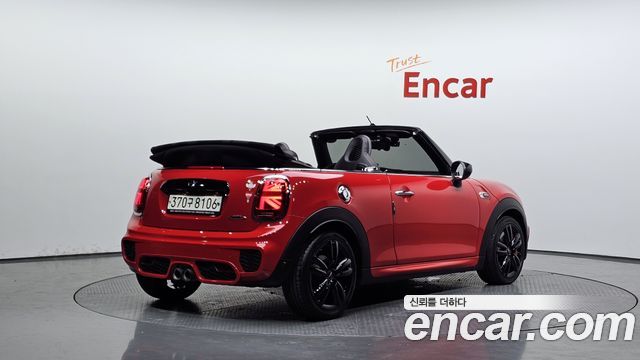 Mini Cooper Convertible 2020 — photo 2
