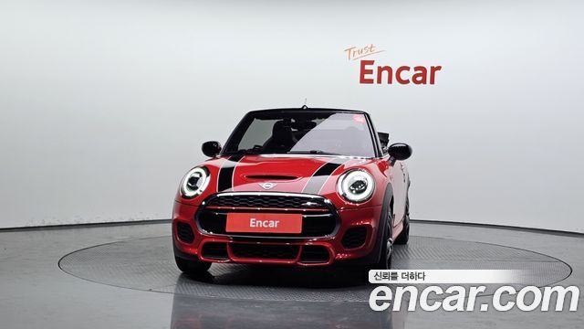 Mini Cooper Convertible 2020 — photo 3