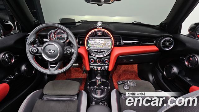 Mini Cooper Convertible 2020 — photo 7