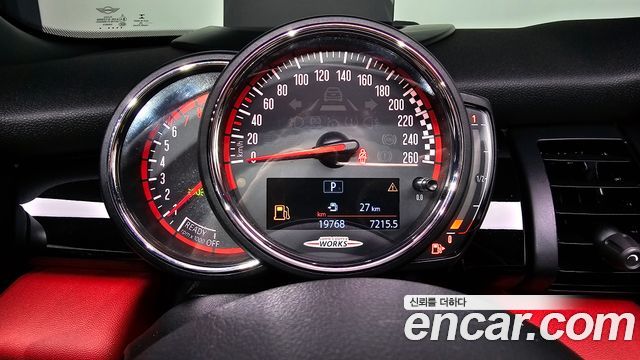 Mini Cooper Convertible 2020 — photo 8