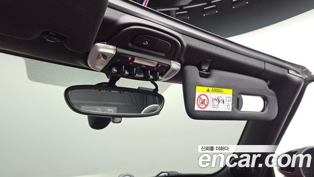 Mini Cooper Convertible 2020 — photo 18