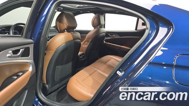 Genesis G70 2019 — photo 17