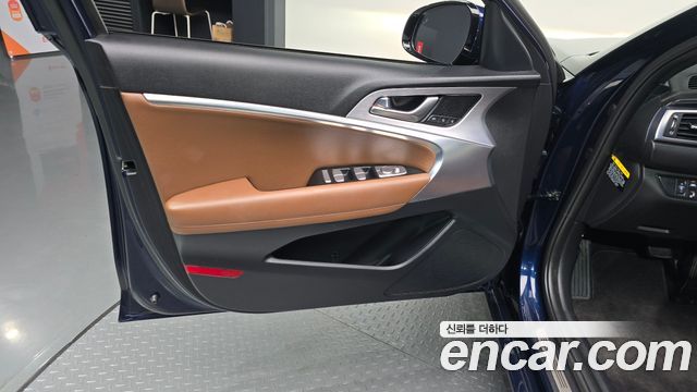 Genesis G70 2019 — photo 14