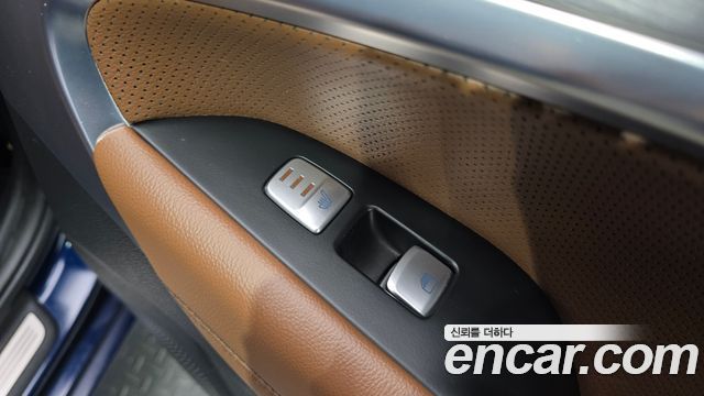 Genesis G70 2019 — photo 27