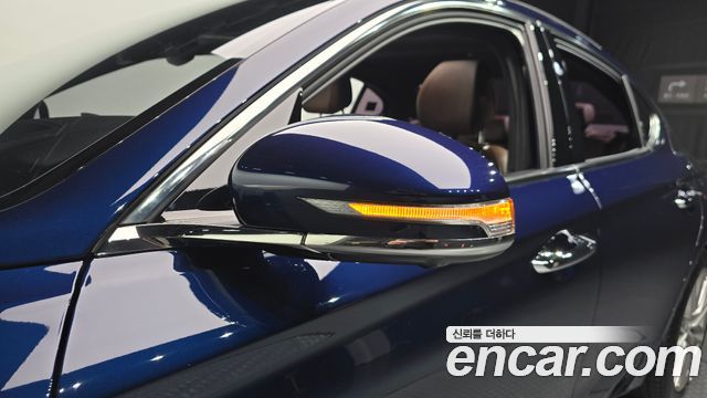 Genesis G70 2019 — photo 31
