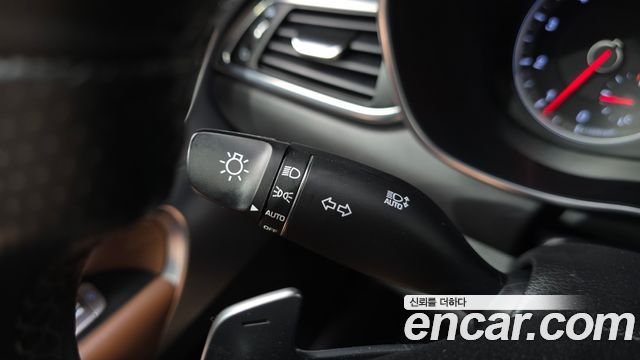 Genesis G70 2019 — photo 32