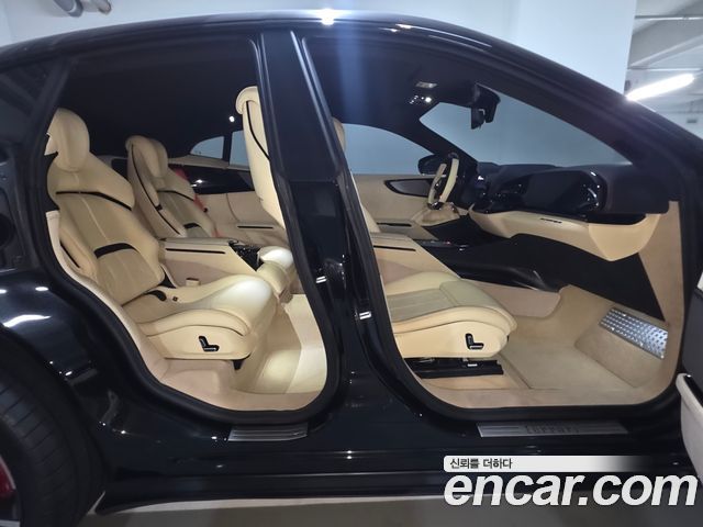 Ferrari Purosangue 2024 — photo 11