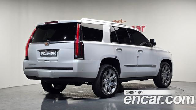 Cadillac Escalade 2018 — photo 2