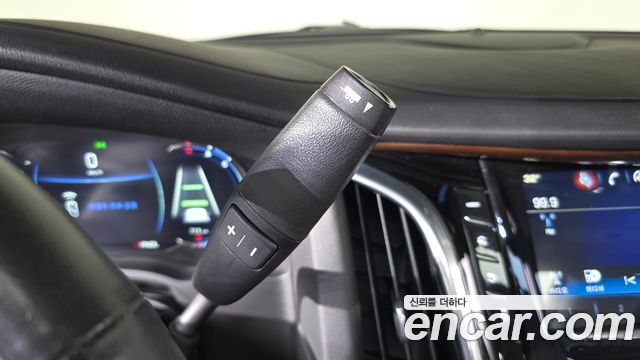 Cadillac Escalade 2018 — photo 12