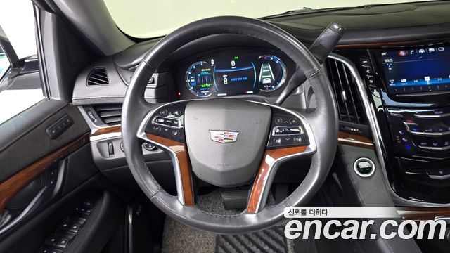 Cadillac Escalade 2018 — photo 19