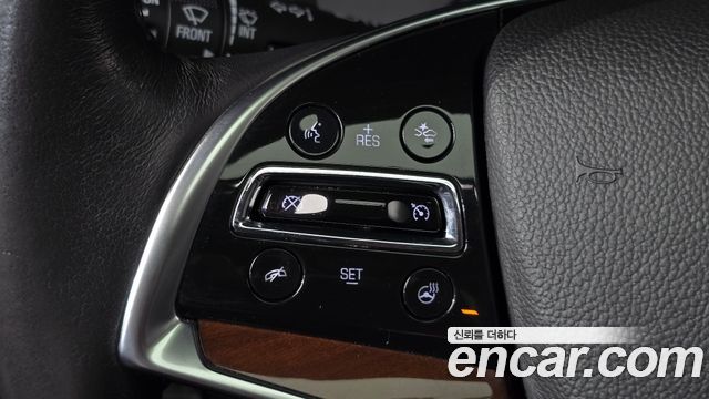 Cadillac Escalade 2018 — photo 21