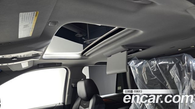 Cadillac Escalade 2018 — photo 22