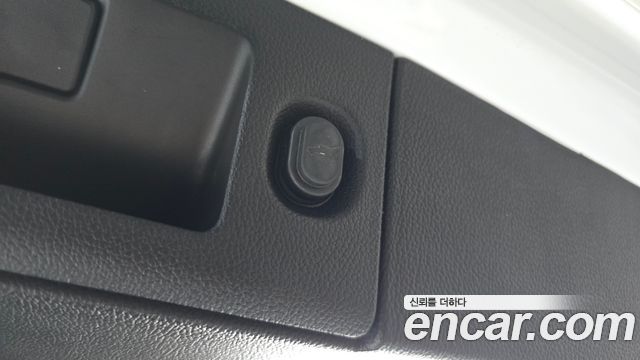 Cadillac Escalade 2018 — photo 23
