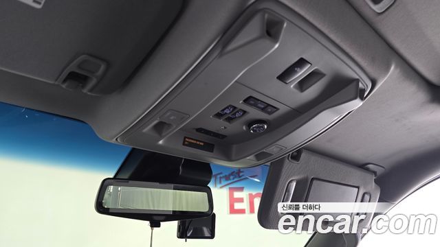 Cadillac Escalade 2018 — photo 25