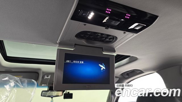 Cadillac Escalade 2018 — photo 26