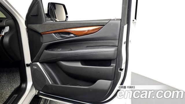 Cadillac Escalade 2018 — photo 14