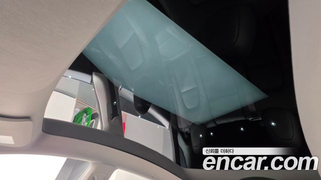 Tesla Model Y 2024 — photo 23