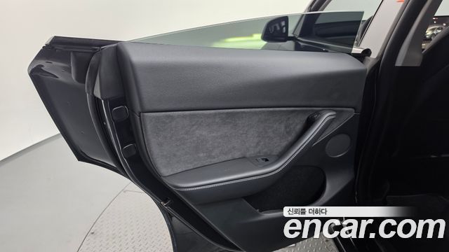 Tesla Model Y 2024 — photo 15