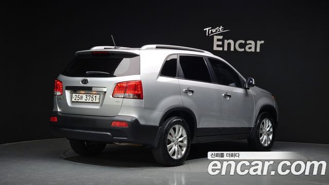 Kia Sorento 2010 — photo 2