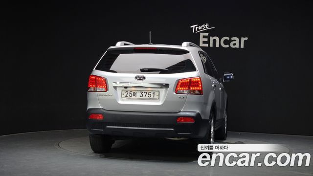 Kia Sorento 2010 — photo 4