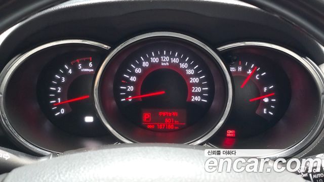 Kia Sorento 2010 — photo 8